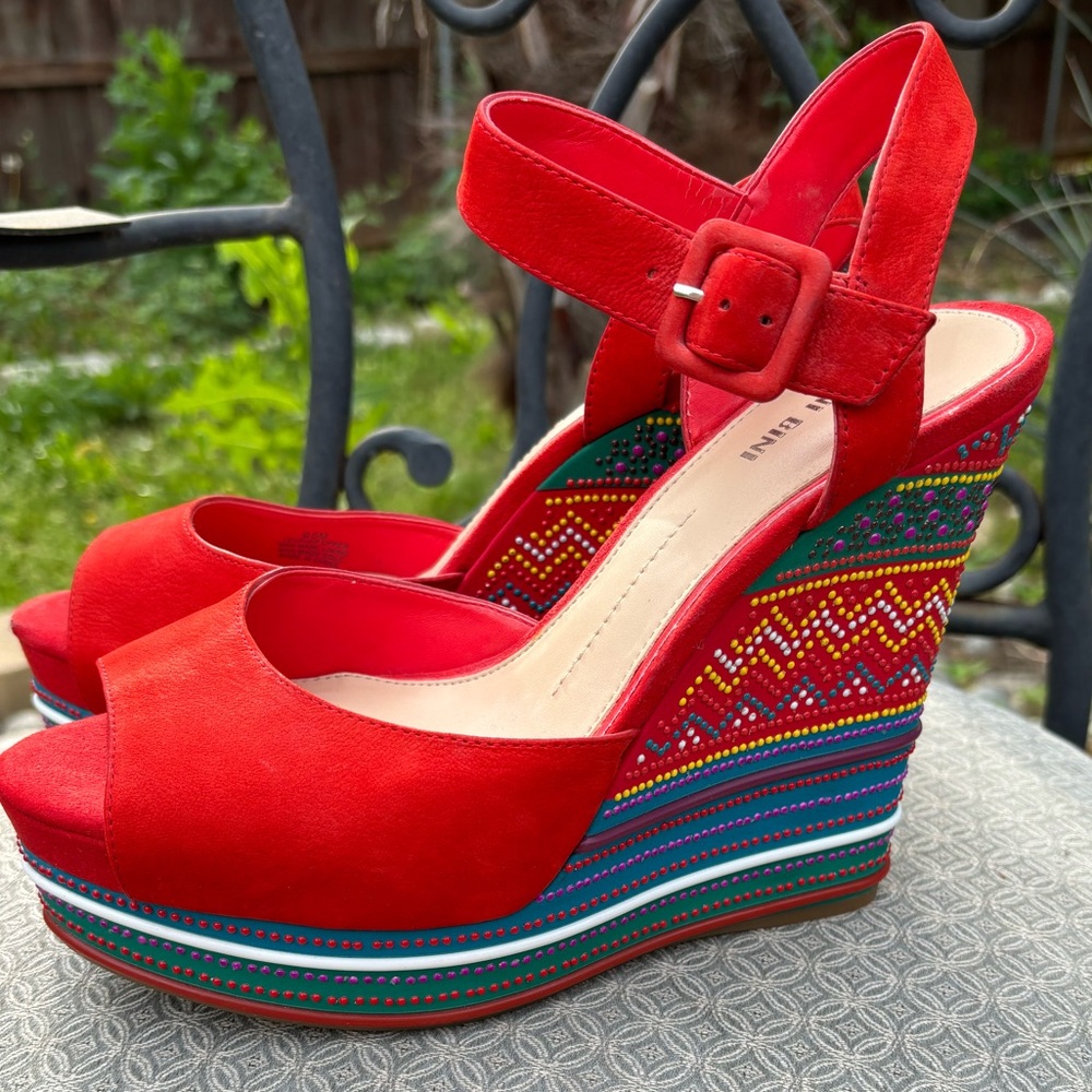 NWOT- Gianni Bini Multicolored Wedge- Orange Suede Upper- Never Worn